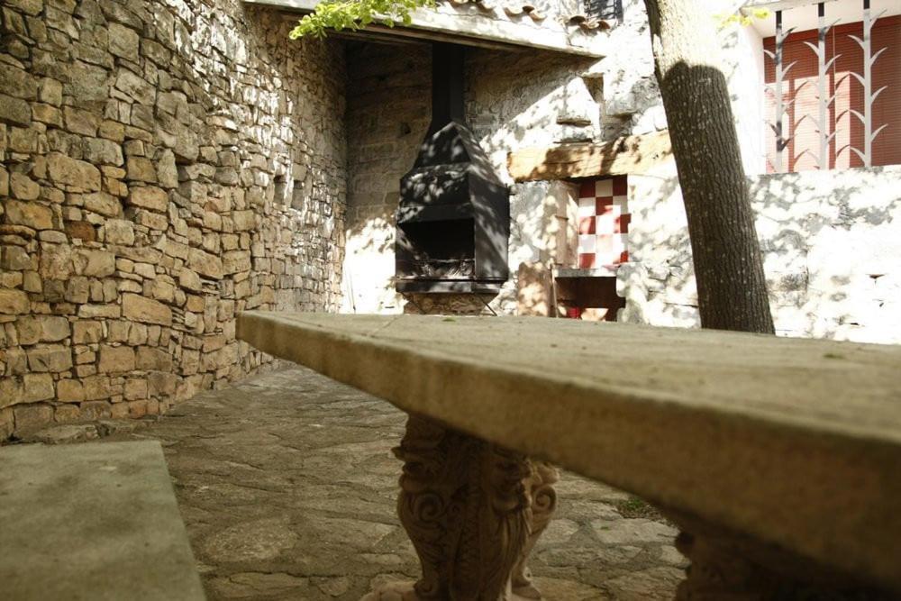 Masia Cal Millas - Turisme Rural Castellfullit de Riubregos ภายนอก รูปภาพ