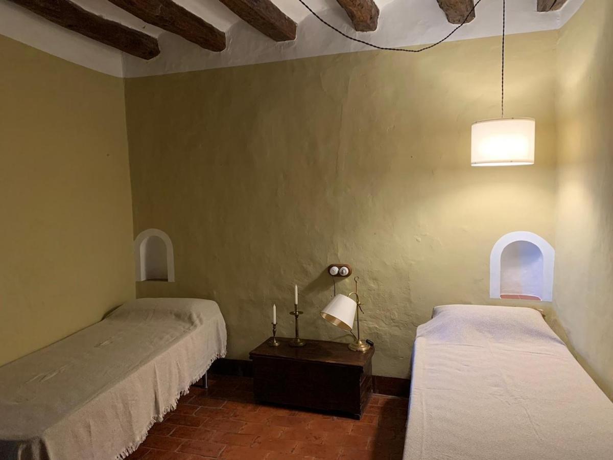 Masia Cal Millas - Turisme Rural Castellfullit de Riubregos ภายนอก รูปภาพ